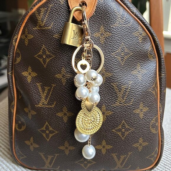 New PEARL and MATTE GOLD Bag Charm - Picture 6 of 7